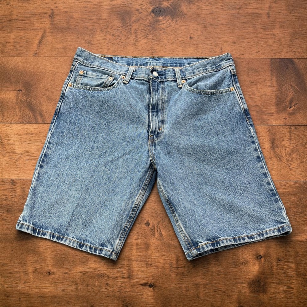 Levis 405 Mens Denim 10" Shorts Size 36 Medium Wash Blue Cotton Jorts Standard